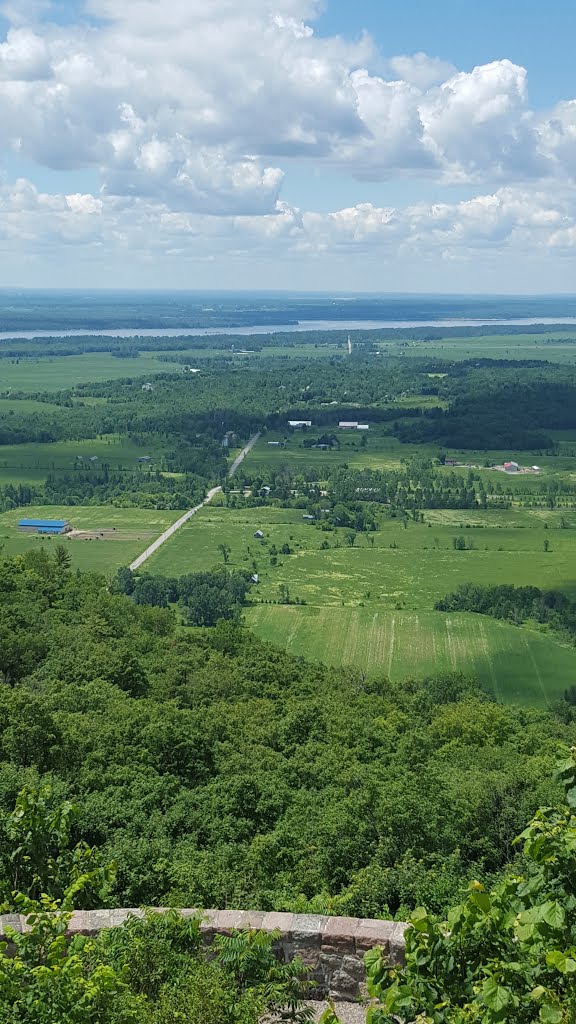 Vue panoramique du Belvedere Champlain by joe blow