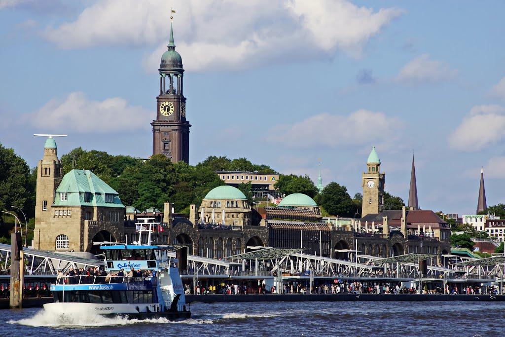 Michel und Landungsbrücken Hamburg by Rene aus Magdeburg