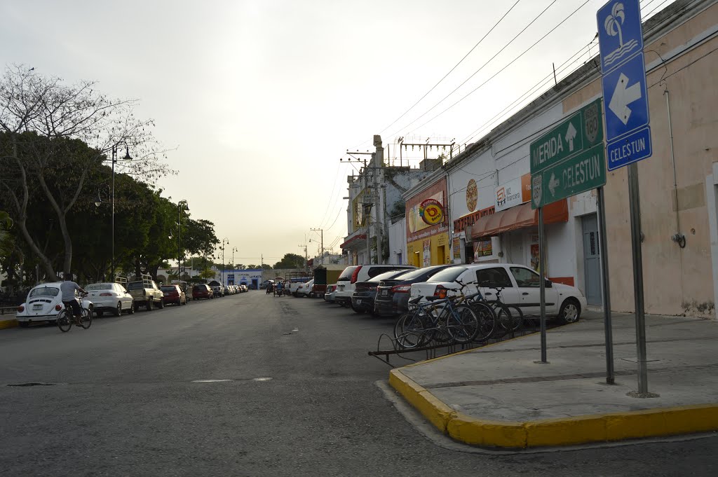 Centro de Umán, Yucatán. by Misael Lavadores