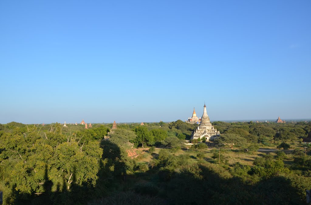 Old Bagan, Myanmar (Burma) by rzin1954