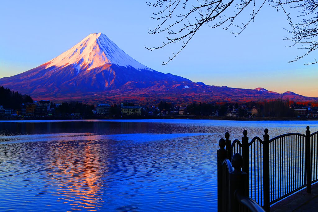 Azagawa, Fujikawaguchiko, Minamitsuru District, Yamanashi Prefecture 401-0303, Japan by Dần Lê