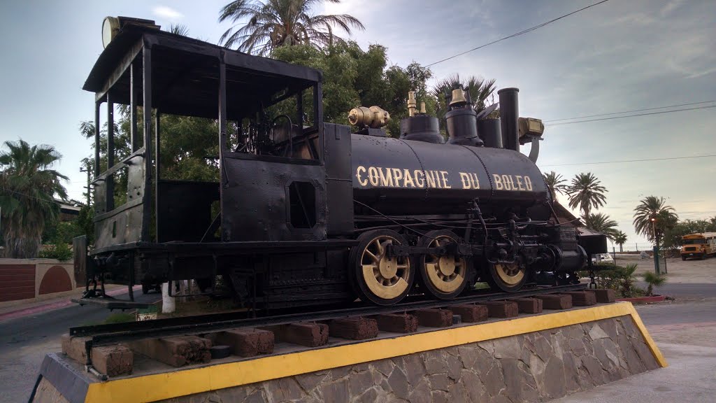 Antigüa locomotora Compagnie Du Boleo, Santa Rosalia, B.C.S. by Héctor Uclés-Garcés