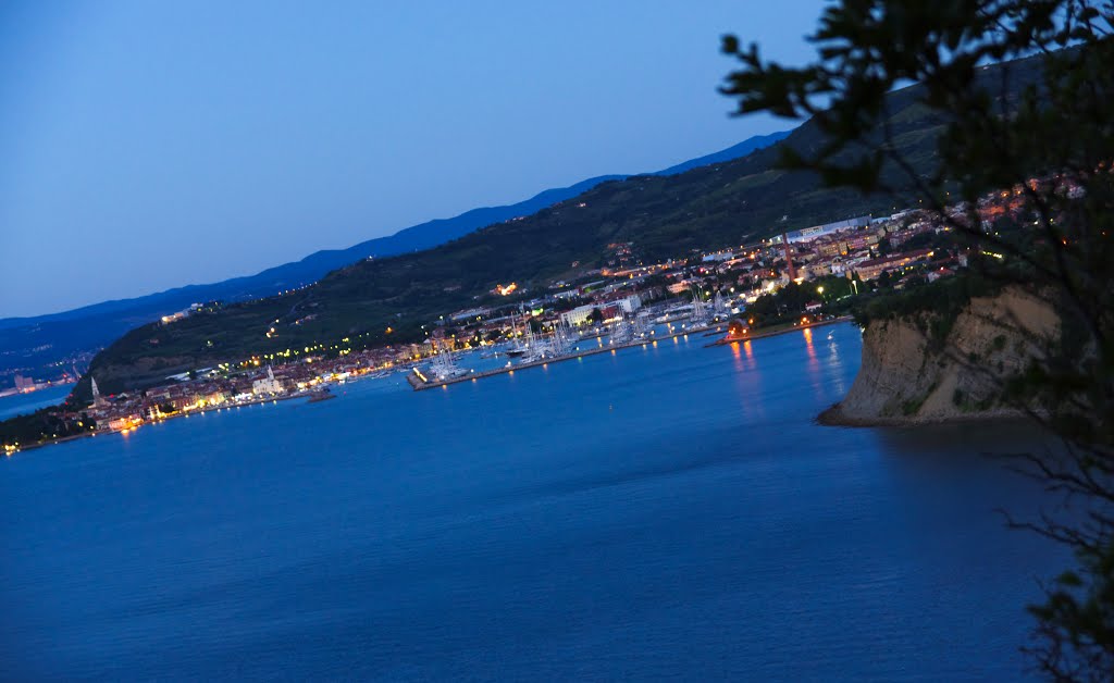 Izola in evening by rlubej