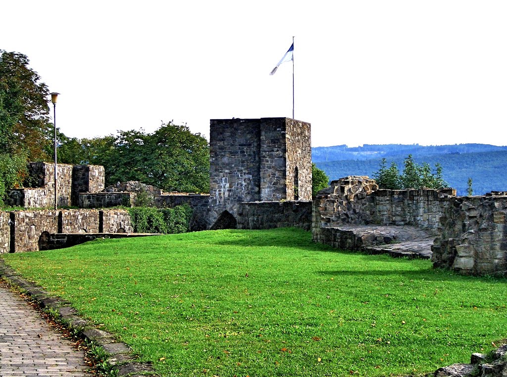 Arnsberg - Schloßruine by Jürgen Nitschke