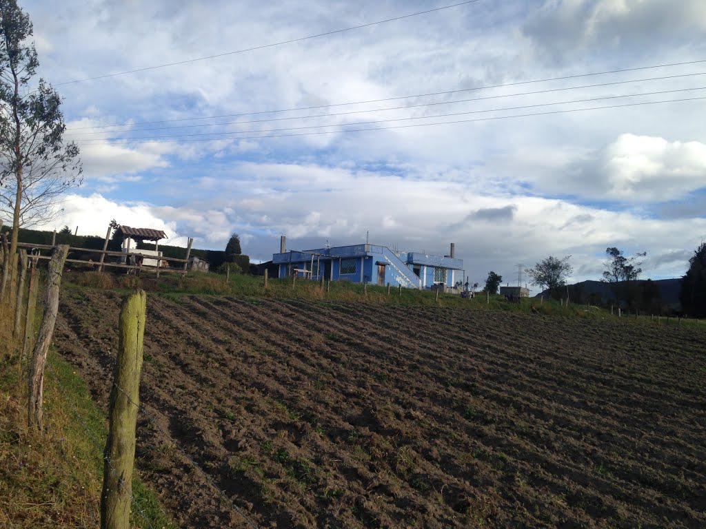 Latacunga, Ecuador by Jorge Brito