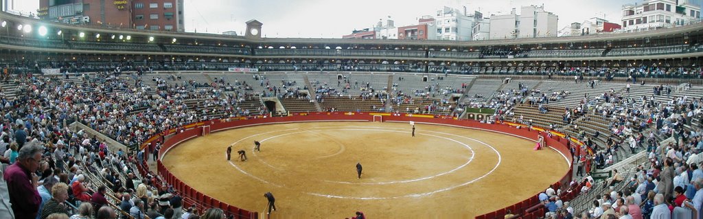 Plaza de toros by Hector Escriva