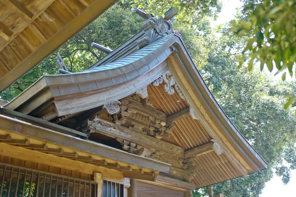 竈門神社 by 石津安信