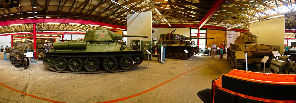 Tiger, Pz IV und T34 (Mit freundlicher Genehmigung Panzermuseum Munster) by Christian Möller