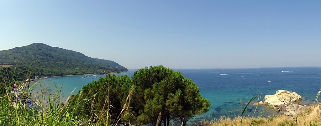 Agropoli, Province of Salerno, Italy by foto-amatore-n.v.