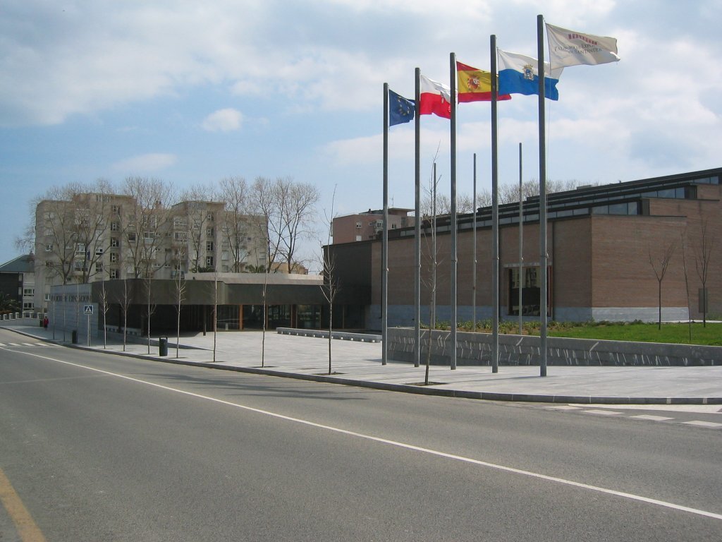 Palacio de Exposiciones by Santanderino