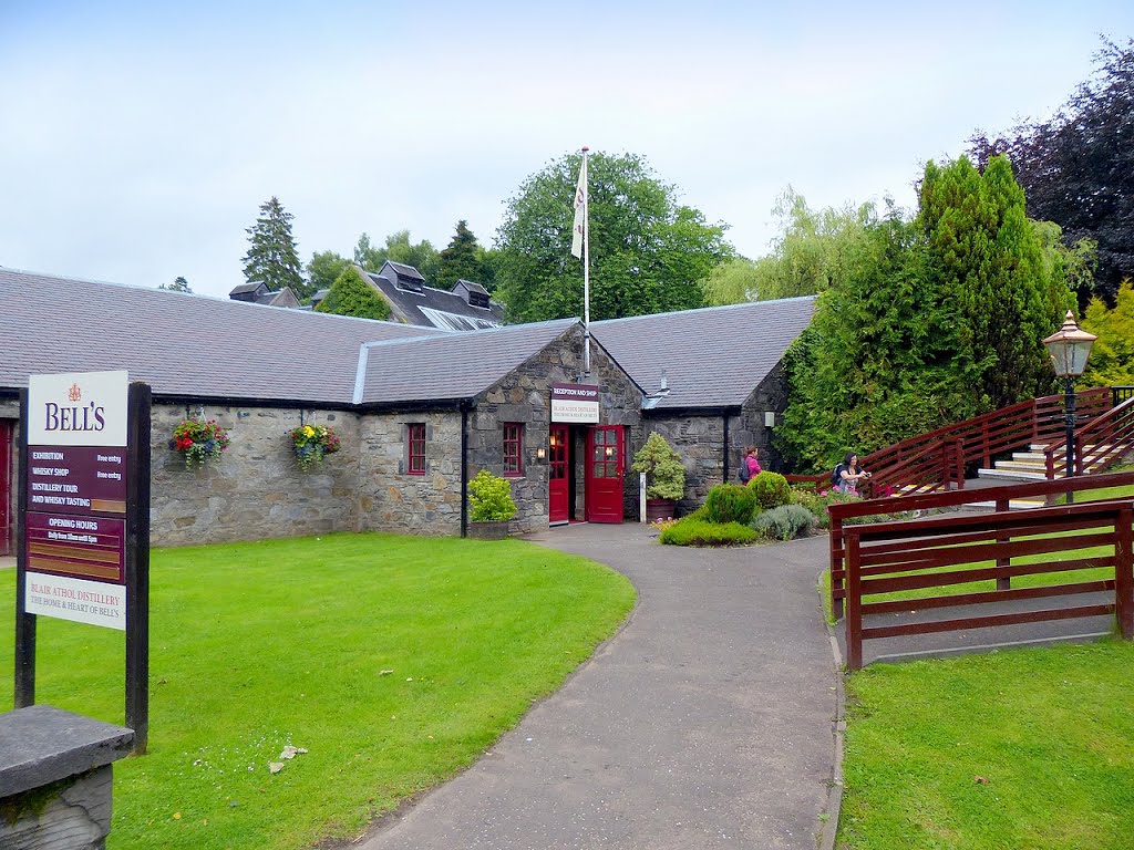 Royaume-Uni, l'Ecosse à Pitlochry, la distillerie de whisky Bell's Blair Athol Distillery by Roger Narbonne