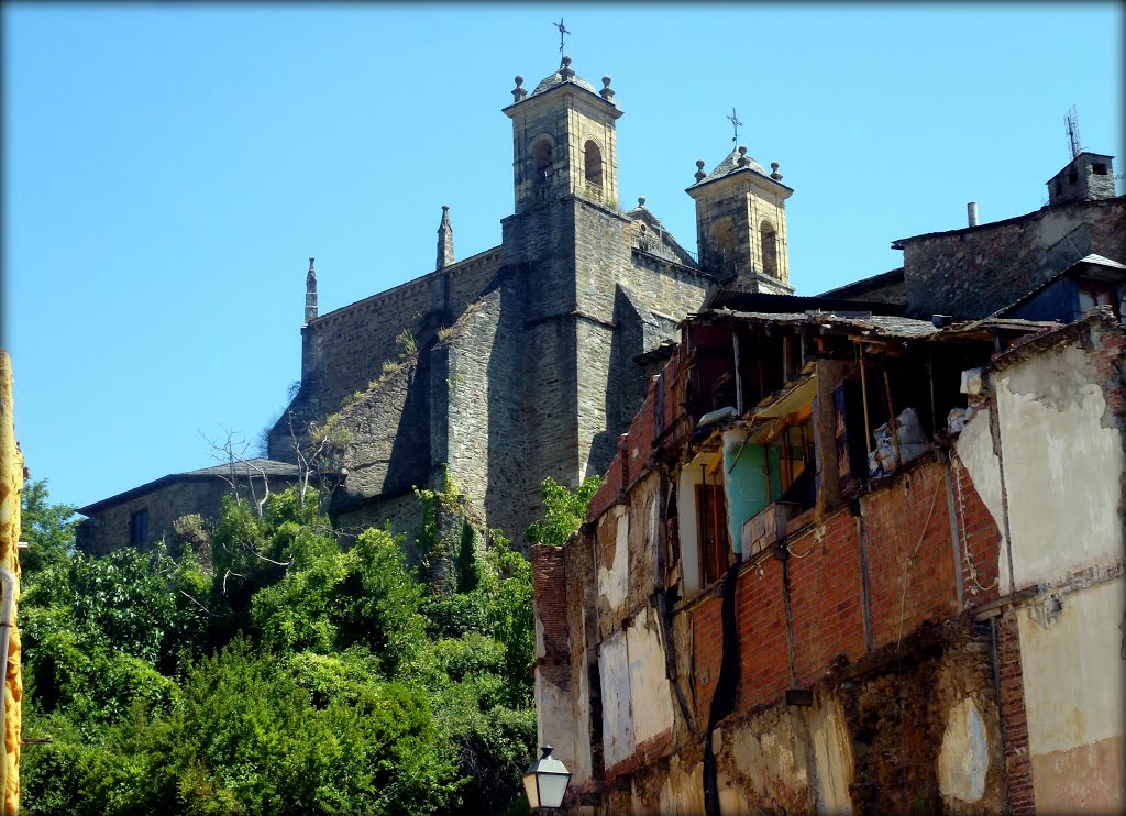 IGLESIA DE SAN FRANCISCO. VILLAFRANCA DEL BIERZO. LEÓN. SPAIN by carlos cuerda damas