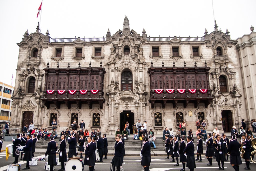 Museos y balcones by Mauricio A