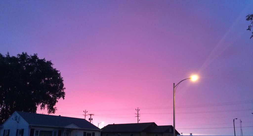 Sunset in Williston, ND by kameron