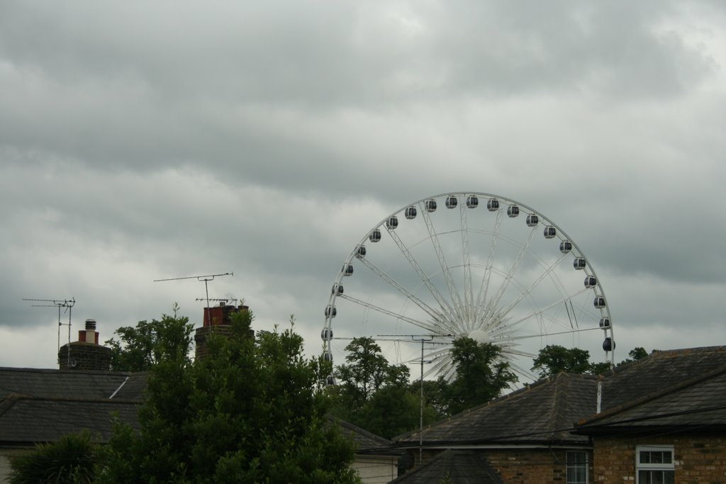 Big wheel at Windsor by sheilanolan