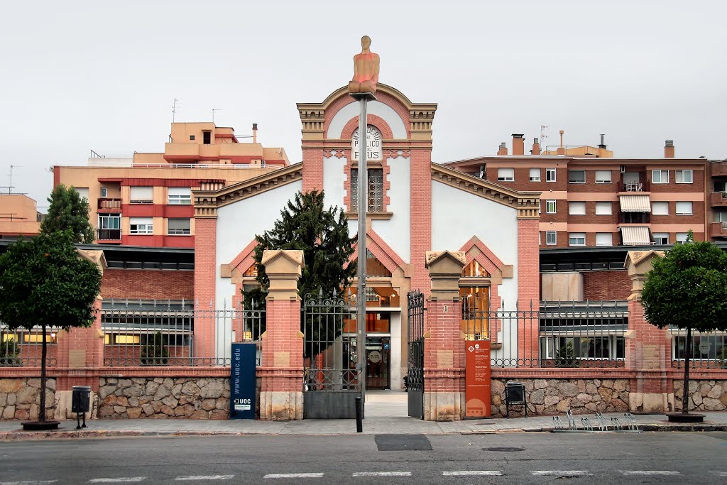 Biblioteca Central Xavier Amorós by Jorge Franganillo