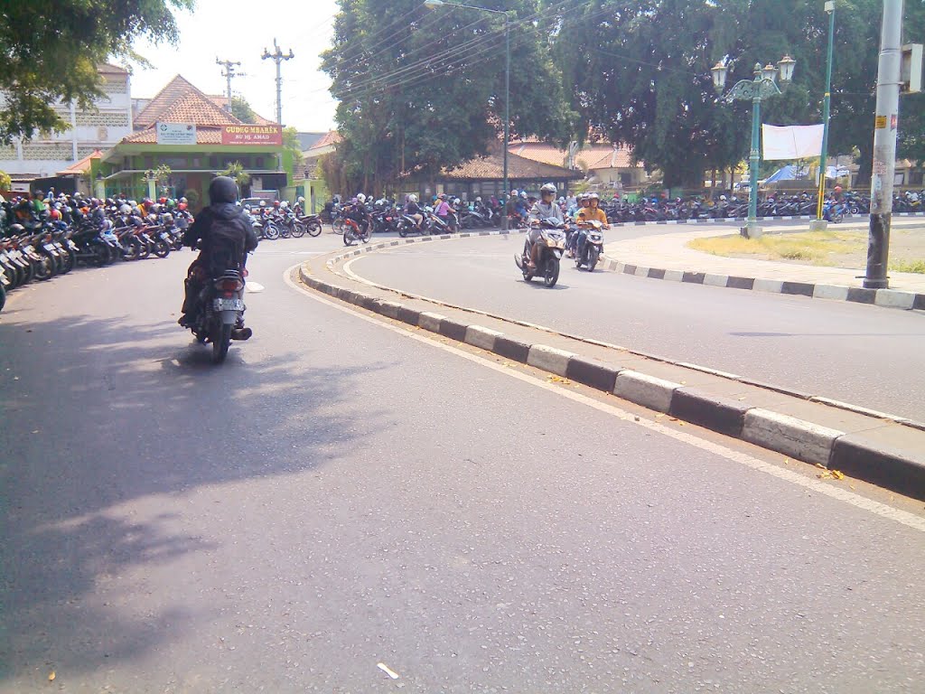 Pojok Alun-Alun Lor, Yogyakarta by Sugeng Widodo