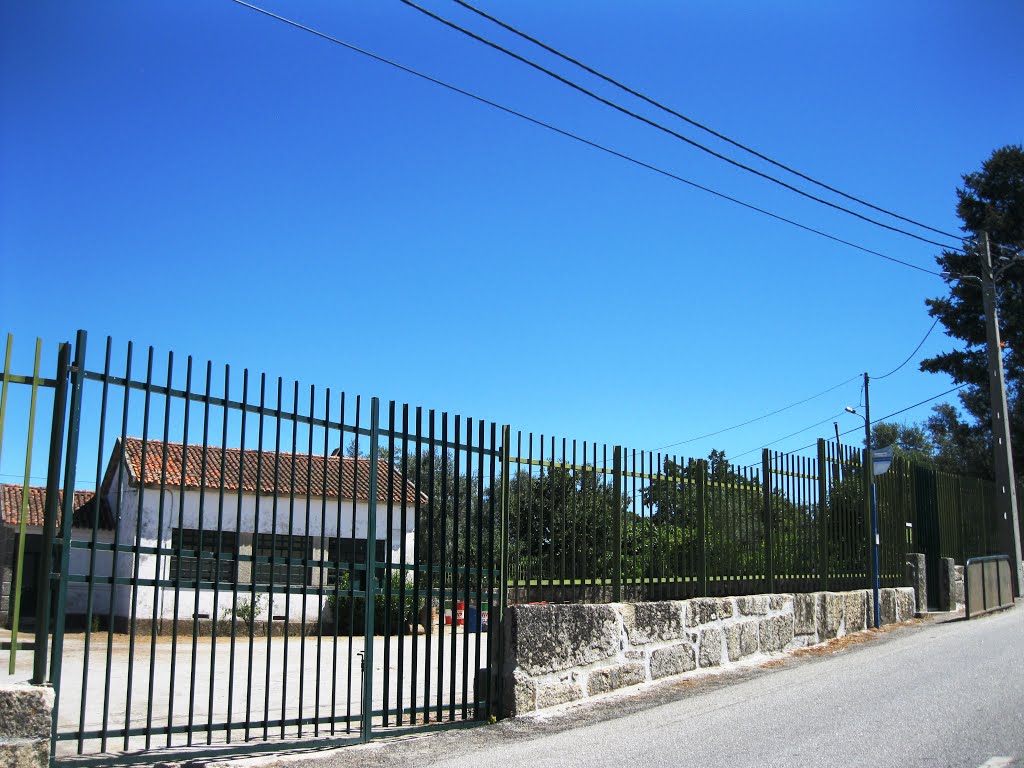 Escola, Paçô, Lordosa, Viseu by A Almeida