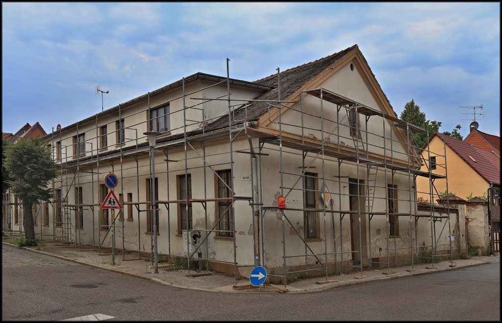 Burg bei Magdeburg. Ehemalige Stadt-und Kreisbibliothek Oberstraße / Ecke Zerbster- Straße. by Der Burger JL