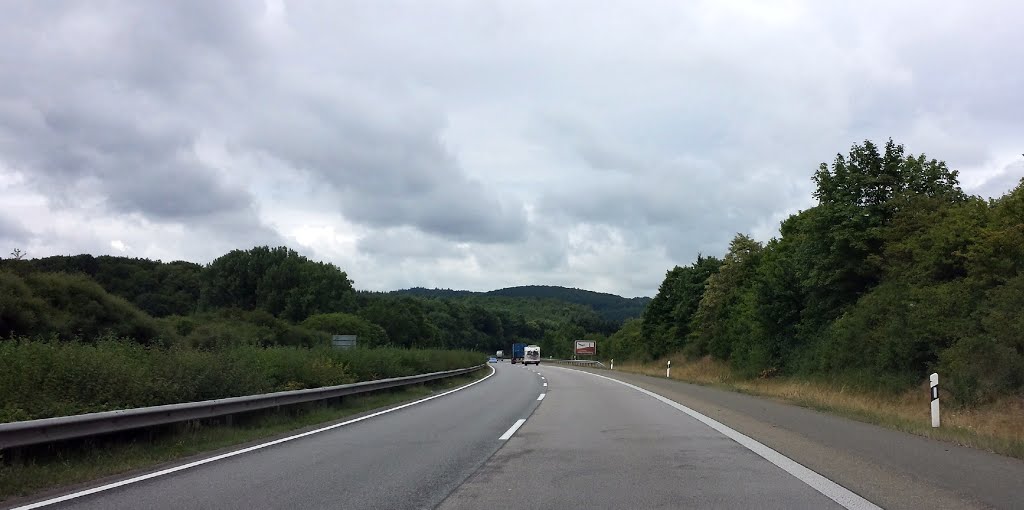 Auf der Autobahn A62 Richtung Trier by StraßenBilder