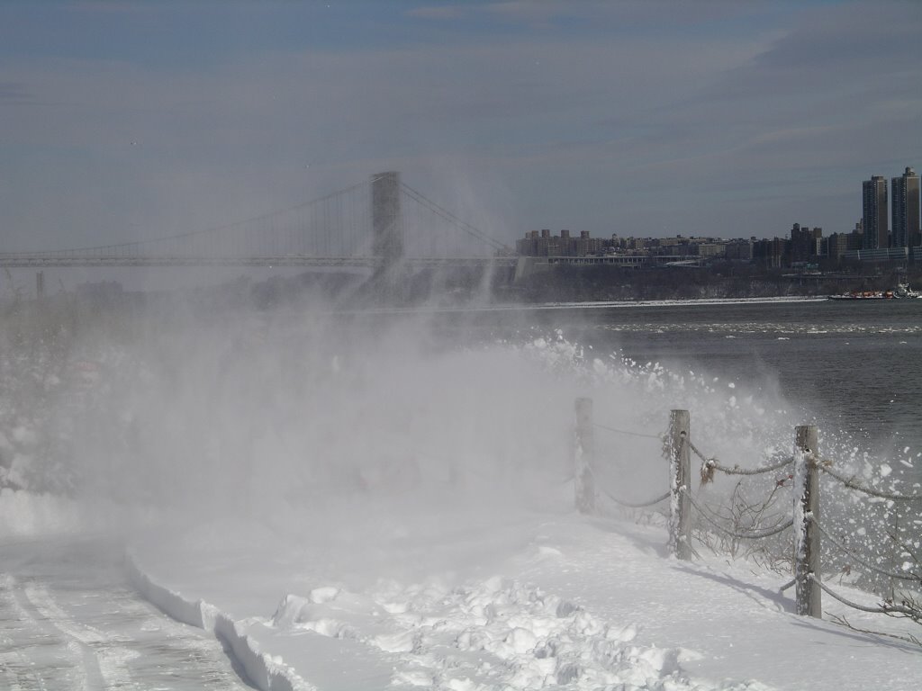 Edgewater Walkway Blizzard 2005 by larry_the_k