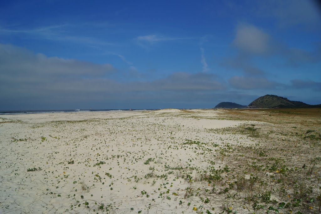 Mar de Fora - Ilha do Mel - PR by Andre Pimentel