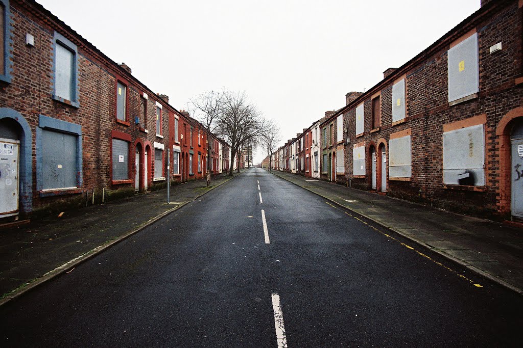 Abandoned street, Liverpool by szymcar