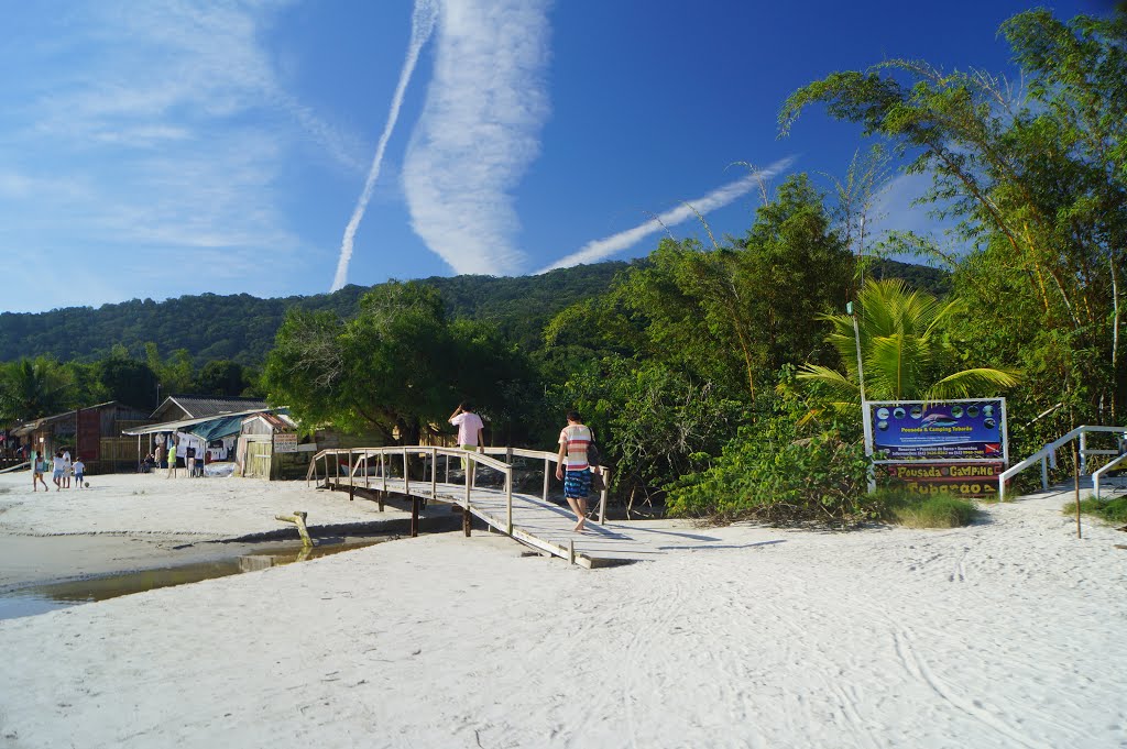 Praia das Encantadas - Ilha do Mel - PR by Andre Pimentel