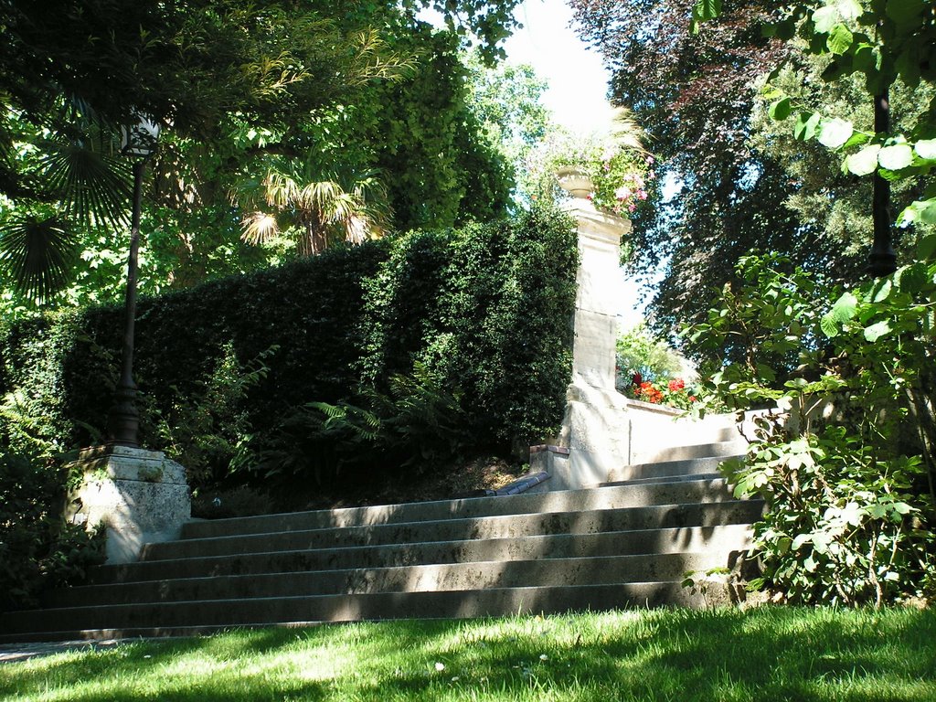 Jardin de Coutances by holyanna