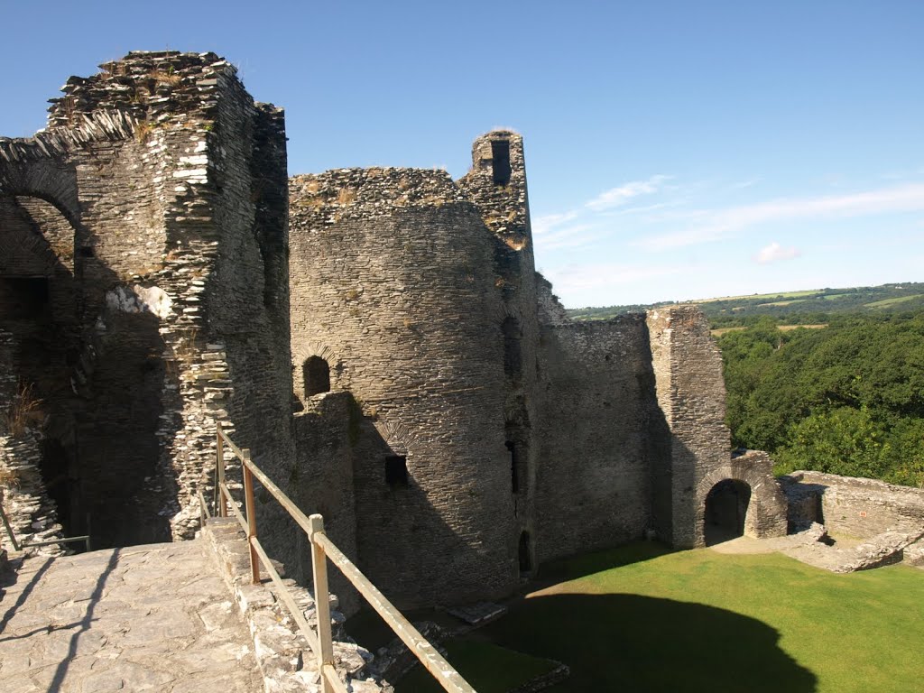 Cilgerran Castle, Carmarthenshire by Andrew-k