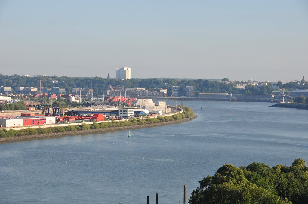 Blick auf die Elbe von der Köhlbrandbrücke by Dirk Marquardt