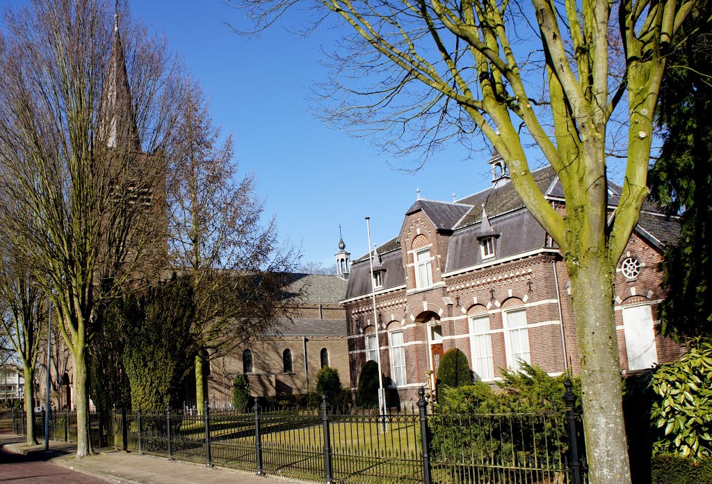 Lambertuskerk Meerveldhoven + pastorie by edarons