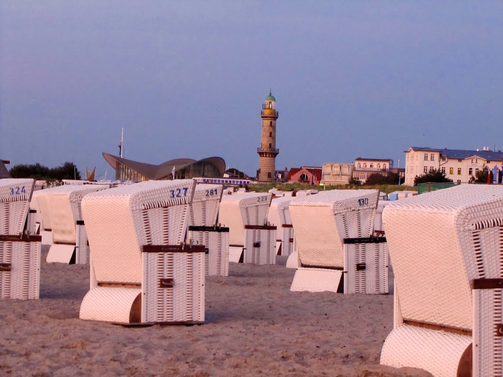 Strand bei Abenddämmerung by Patrick Berthold