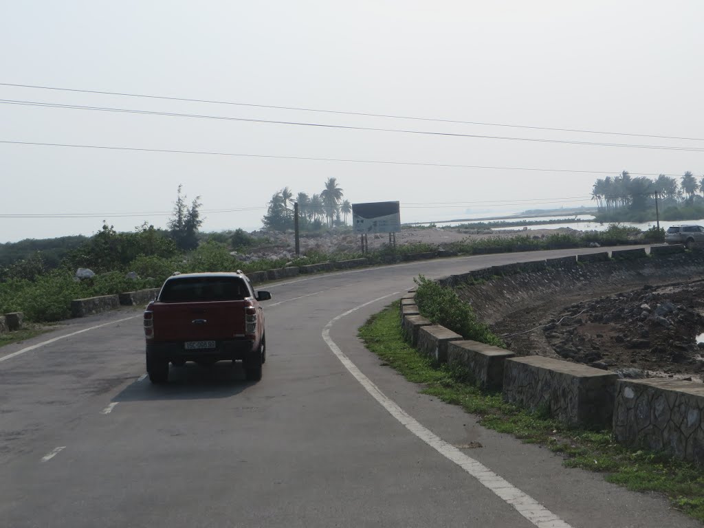 Phù Long, Cát Hải, Hải Phòng, Vietnam by Dần Lê