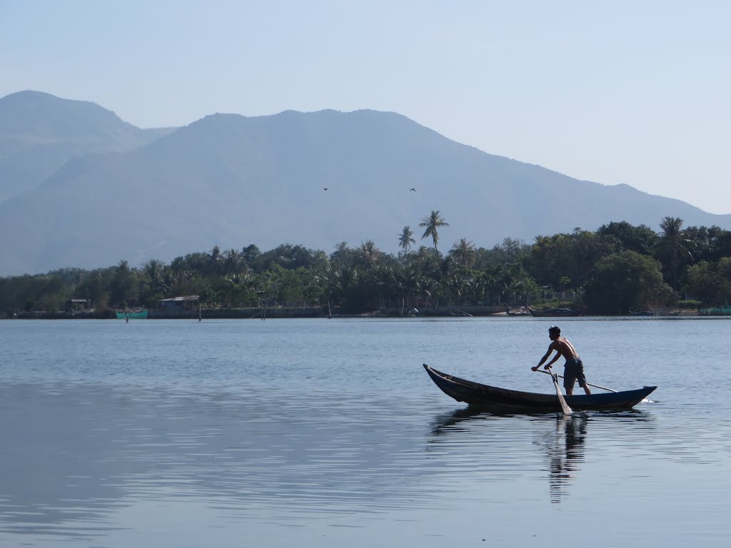 Cam Hải Tây, Cam Lâm, Khánh Hòa, Vietnam by Dần Lê