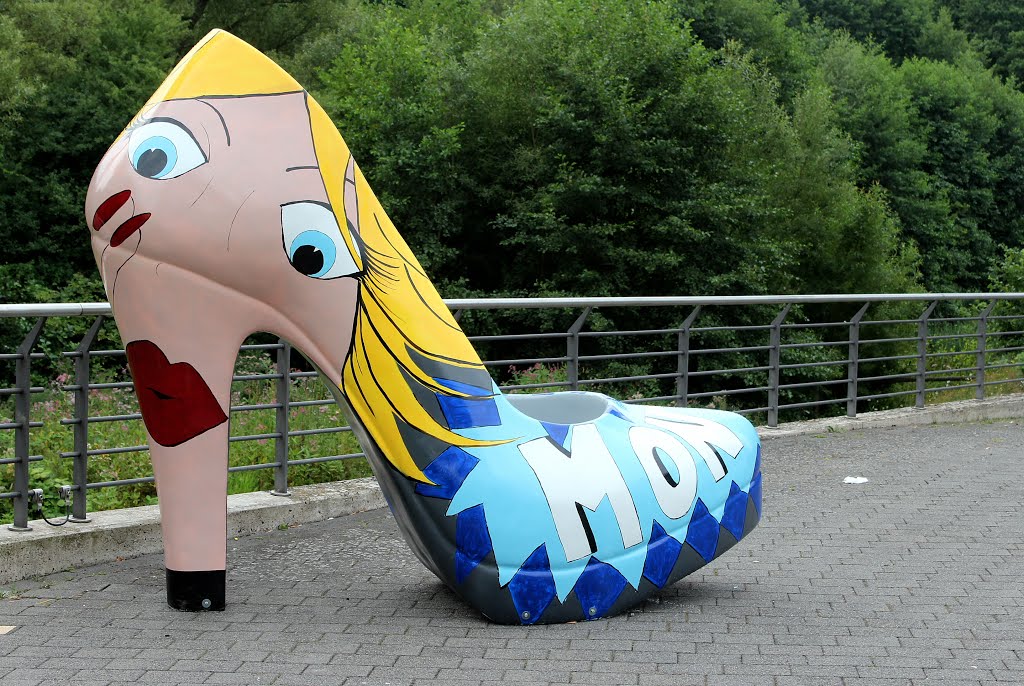 "Mon-Stiletto" an der Aubachbrücke, Montabaur by Dieter Wick