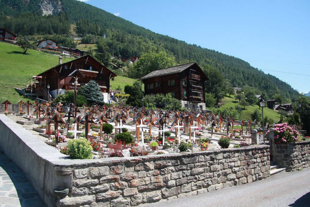 Staldenried - Le cimetière by Charly-G. Arbellay