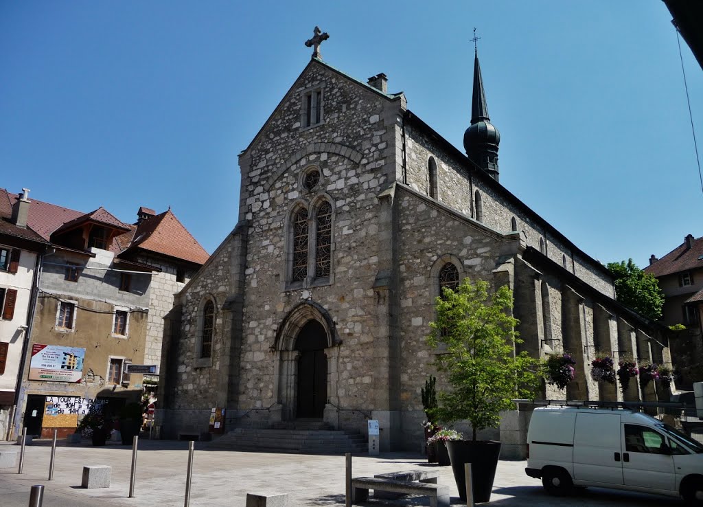 L'église Saint Jean-Baptiste. by alxiskaff