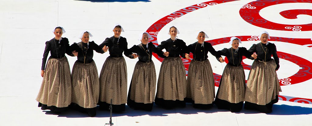 Festival Interceltique 2014 La Grande Parade by lionel dupin