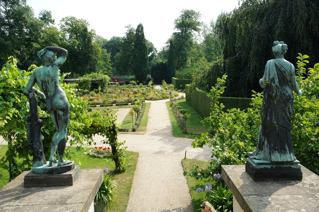 Rosengarten vom Schloss Charlottenhof by Jens Hilprecht