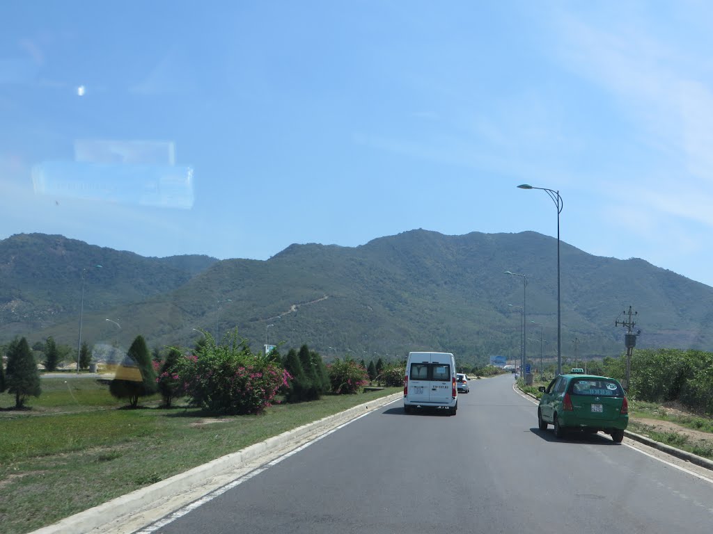 Cam Hải Đông, Cam Lâm, Khánh Hòa, Vietnam by Dần Lê