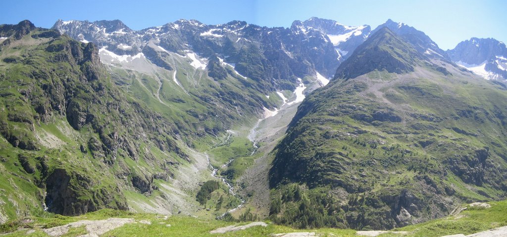 En surplomb du Lac de Lauzon, amont du Gioberney by mfe