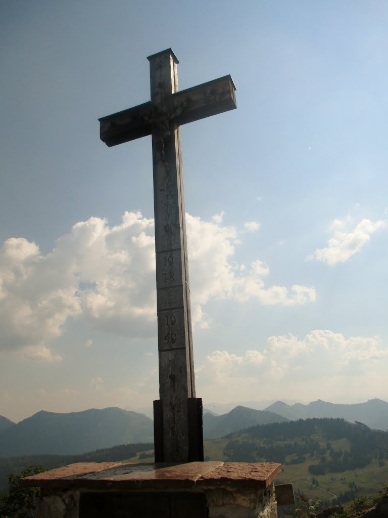 Gipfelkreuz Zwölferhorn (1521m) Nordansicht by Daniel Gruber