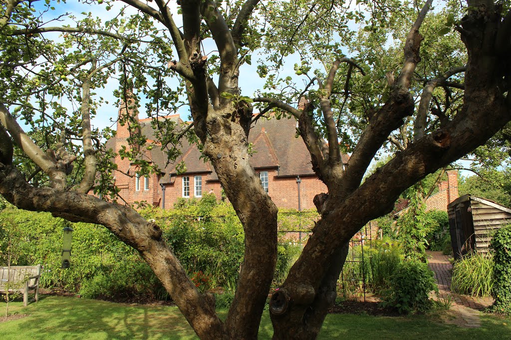 Red House Bexleyheath* by Graham Willetts