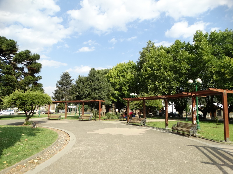 Circulación interior, plaza de Galvarino by Oscar Fernández C