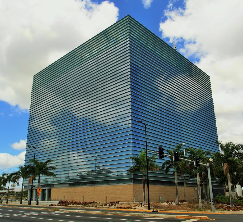 Edificio de la Universidad de Puerto Rico-San Juan, ciudad Patria! by Ricardo David Jusino…