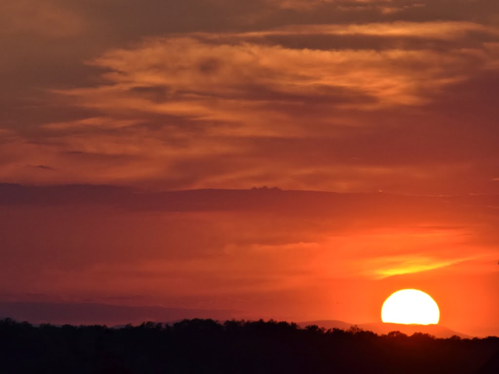 Setting Sun, Spotsylvania County, VA by Dan R. Mills