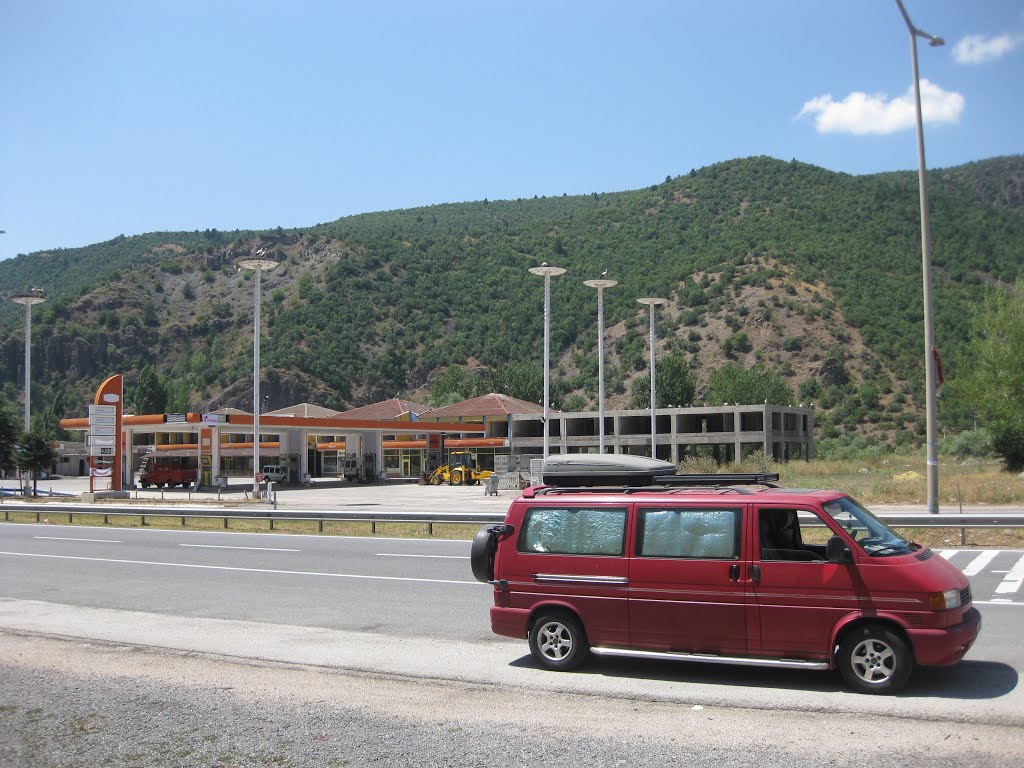 Gangling And Homes - Kızılcahamam - Ankara Turkey (2015) by Abu cam