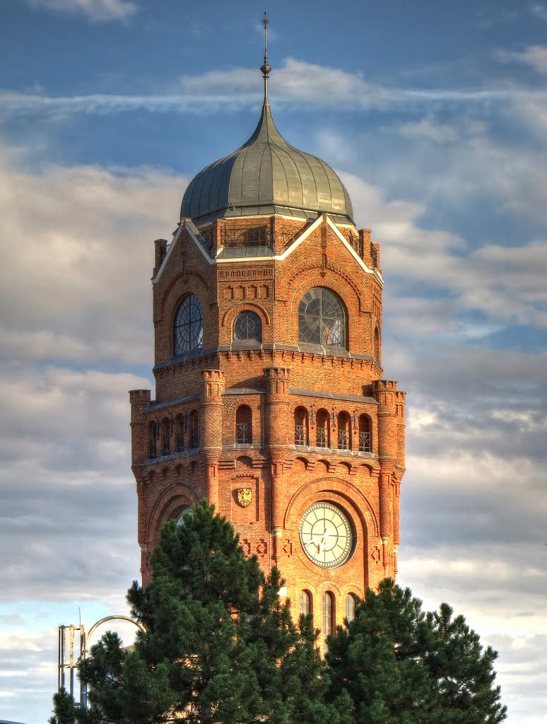 Der Wasserturm vom alten Gaswerk by Beyer A.