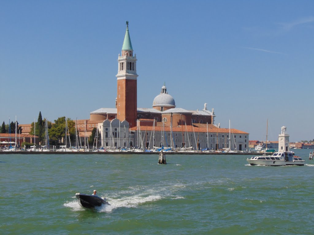 Venice, Italy by chepyke